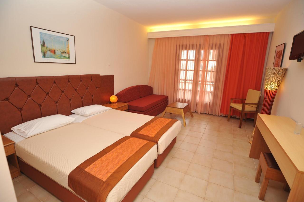 Xenios Possidi Paradise Hotel Eksteriør billede